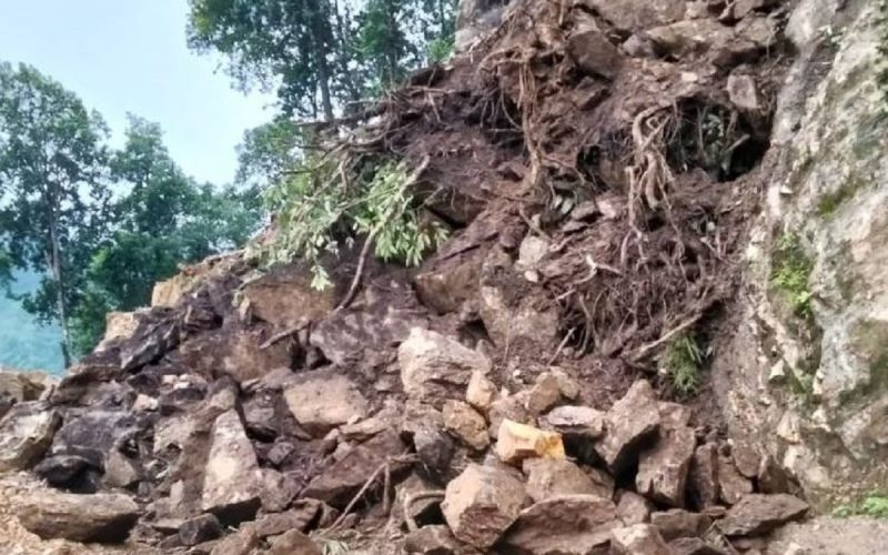 Landslide Blocks Koshi Highway in Bhotkhola for Three Days