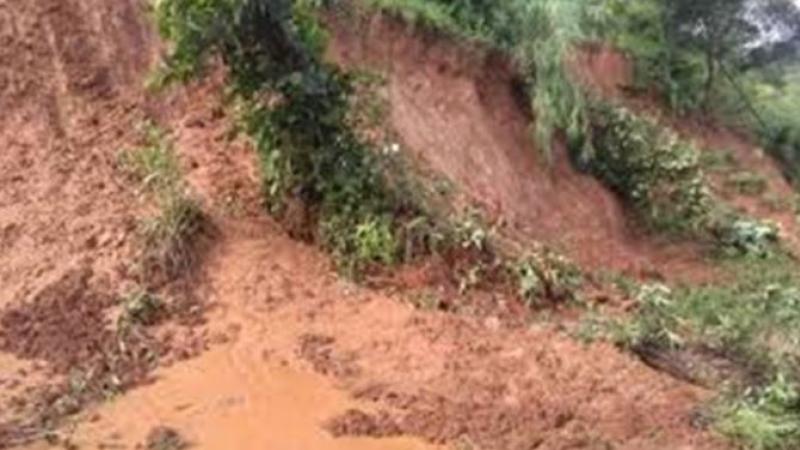 Landslides Block Mid-Hill Highway in Sindhuli