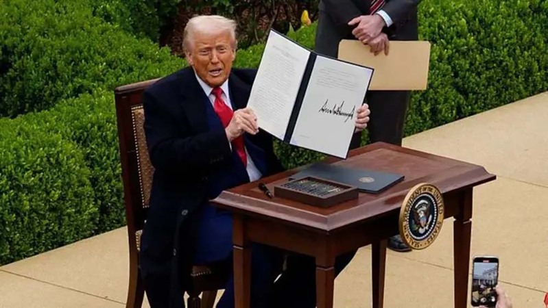 Trump Imposes New Tariffs on 92 Countries Including India; Effective from August 7