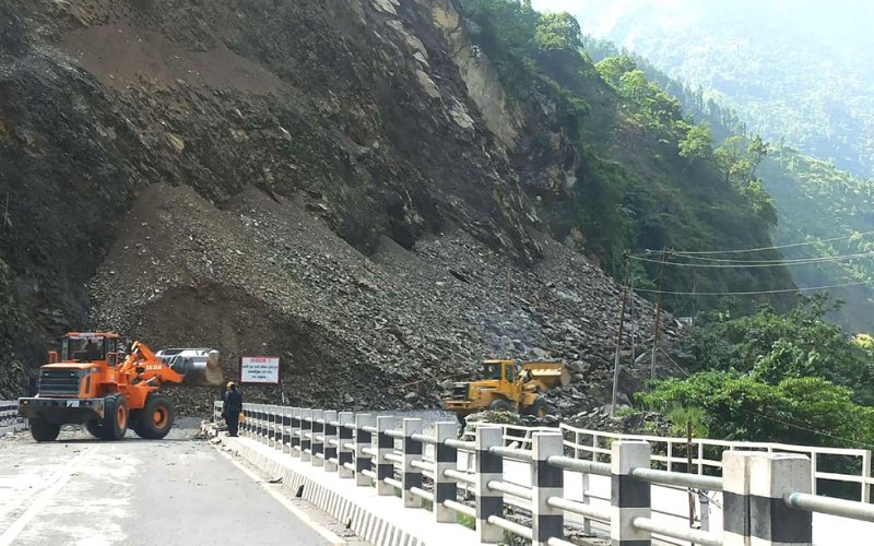 Muglin–Narayangadh Road Blocked for 36 Hours Due to Landslide