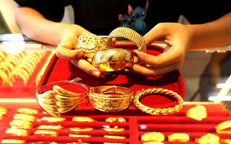 Gold Price Hits Record High of Rs 258,000 Per Tola on Friday