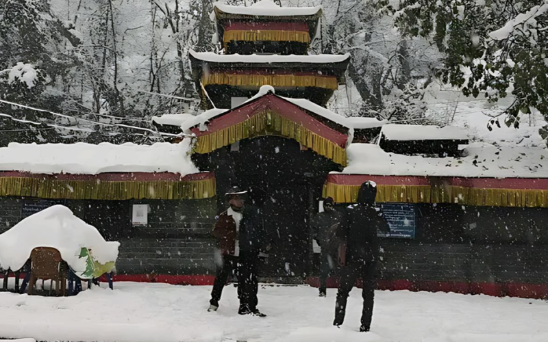 Snowfall Hits Upper Mustang, Authorities Advise Against Trekking