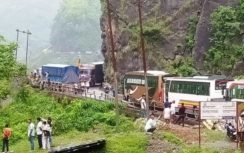 One-Way Traffic Resumes on Muglin–Narayangadh Road After Landslide Clearance
