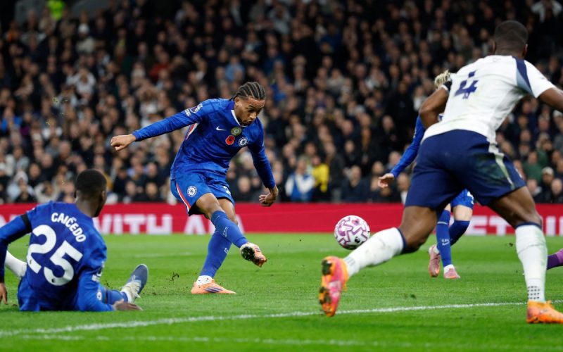 Liverpool and Chelsea Claim Victories in the English Premier League