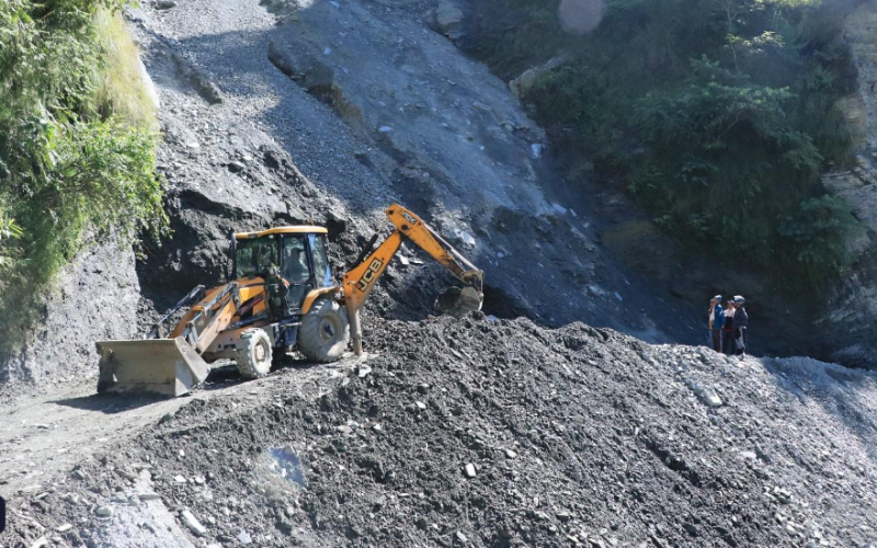 Beni–Darbang Road Reopens After Three Days in Myagdi