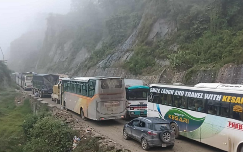 Traffic Disruption on Butwal–Narayangadh Road Due to Mudslides at Daunne