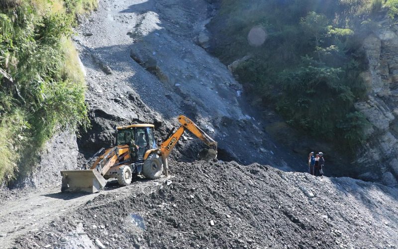 Landslide Cleared, Two-Way Traffic Resumes on Beni–Jomsom–Korala Road in Myagdi